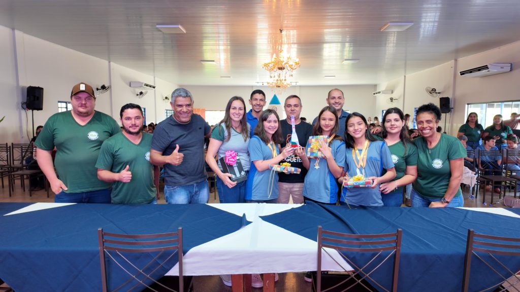 Emoção, sorrisos e lágrimas marcam a entrega das premiações do Campeonato de Foguetes em Rio Brilhante  